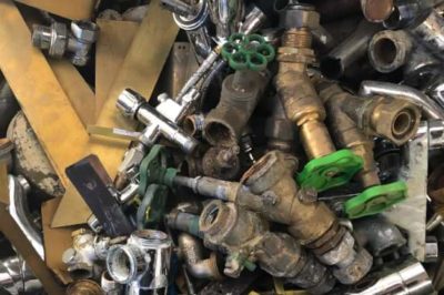 Messing ist eine Metall Legierung aus Kupfer und Zink